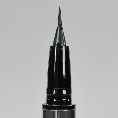 Delineador de Ojos Liquido Negro de Lujo